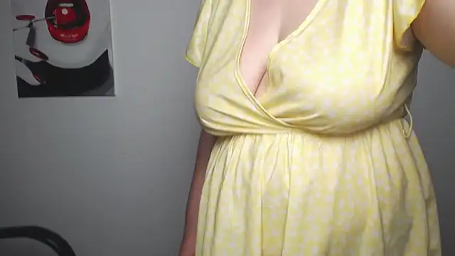 Snapshot of ZannaDreil chatting on May 27, 1:57 am ZannaDreil online show from May 27, 1:57 am