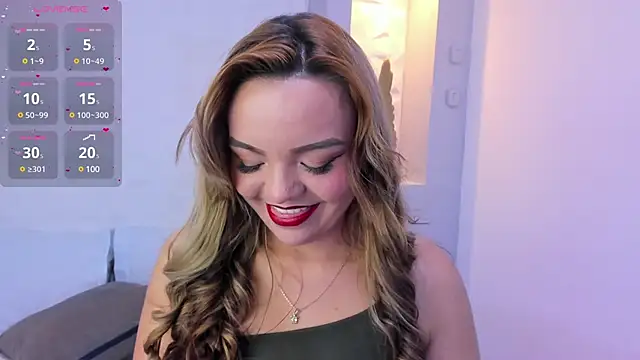 EmilyRouss  online show from January 24, 7:18 pm