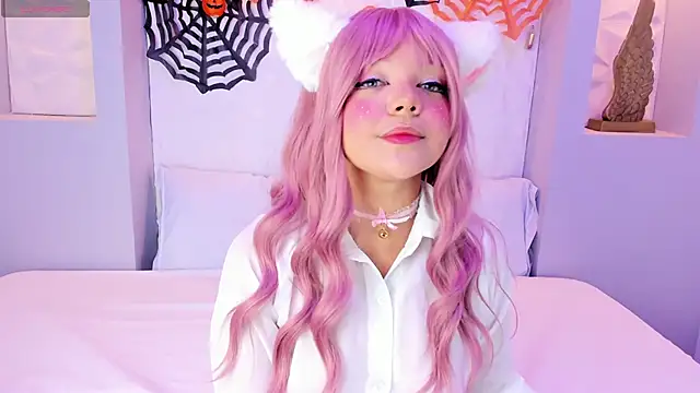 EmilyRouss  online show from October 17, 7:16 pm