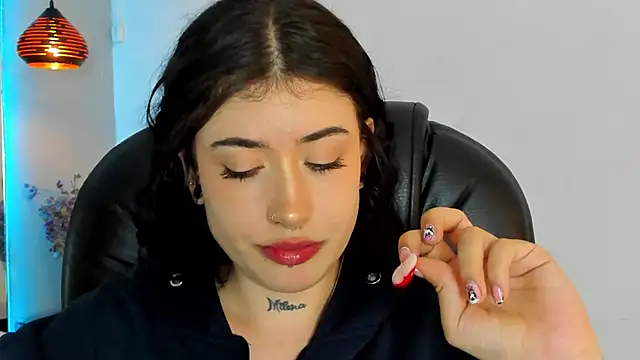 melody suarez online show from January 3, 10:40 pm