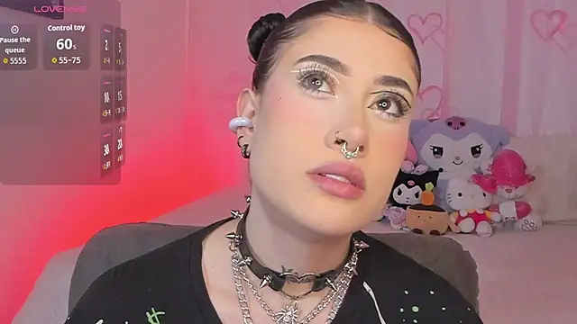 melody suarez online show from November 8, 10:52 pm