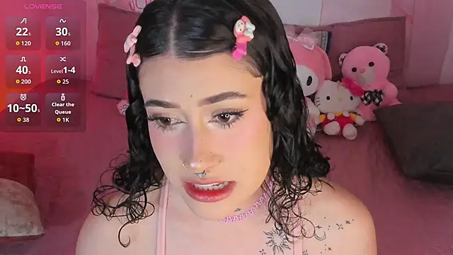 melody suarez online show from December 18, 10:27 pm