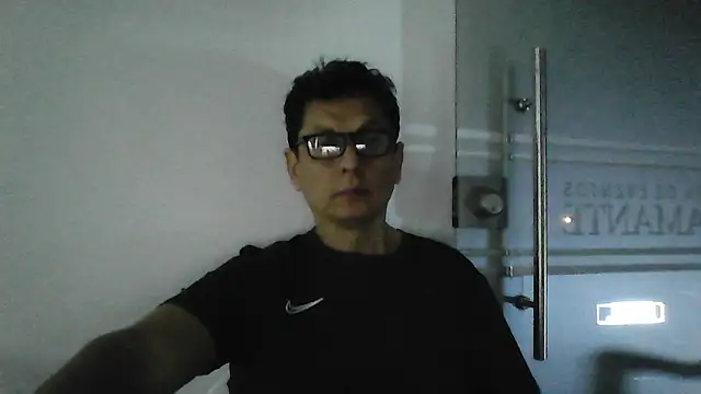 Snapshot of MarcusKelvin chatting on May 15, 5:25 am MarcusKelvin online show from May 15, 5:25 am