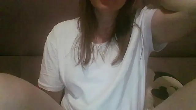 Snapshot of Sladkiegubki chatting on February 19, 9:14 pm Sladkiegubki online show from February 19, 9:14 pm