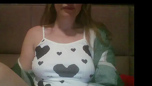 Snapshot of Sladkiegubki chatting on October 31, 10:00 pm Sladkiegubki online show from October 31, 10:00 pm