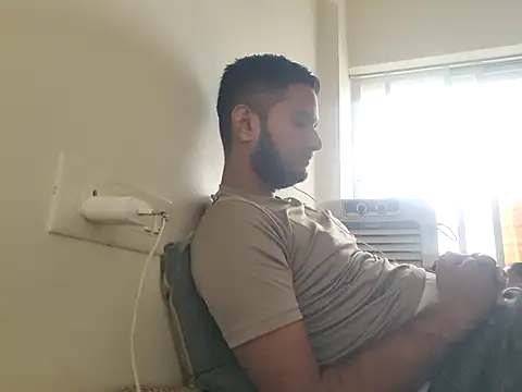 Jonrobinso online show from June 23, 4:54 am
