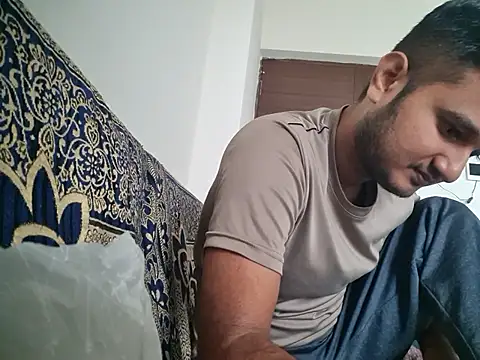 Jonrobinso online show from August 4, 5:10 am