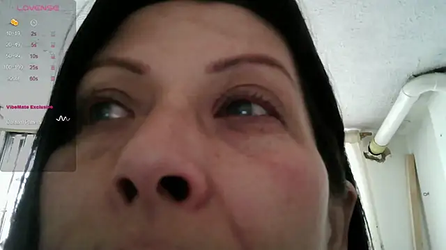 Snapshot of alixia81 chatting on July 30, 1:43 pm alixia81 online show from July 30, 1:43 pm