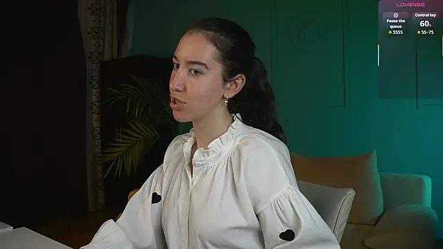 Snapshot of Belle_Via chatting on June 3, 2:55 pm Belle Via online show from June 3, 2:55 pm