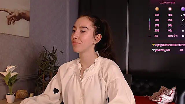 Belle Via online show from July 28, 2:13 pm