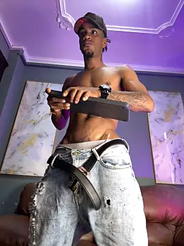 AaronCruz  online show from January 17, 8:33 pm