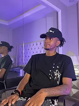 AaronCruz  online show from February 8, 7:38 pm