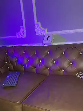 AaronCruz  online show from February 27, 3:37 pm