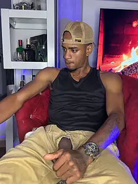 AaronCruz  online show from October 19, 6:25 am