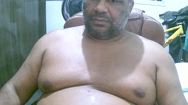 Snapshot of ulmo_br chatting on February 17, 11:00 pm ulmo br online show from February 17, 11:00 pm