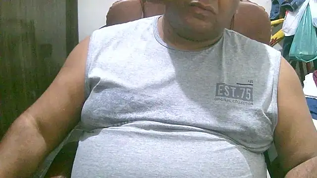 Snapshot of ulmo_br chatting on June 21, 9:17 pm ulmo br online show from June 21, 9:17 pm