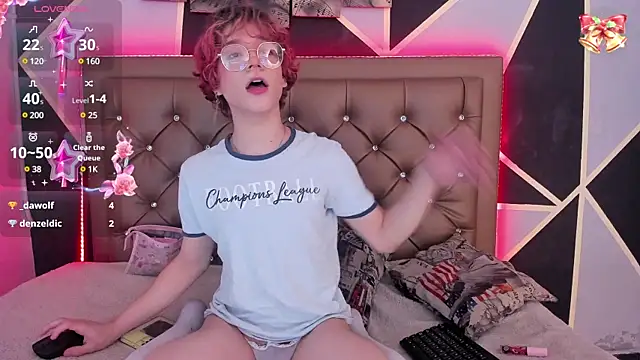 Snapshot of Max_lover1 chatting on December 26, 6:01 pm Max lover1 online show from December 26, 6:01 pm