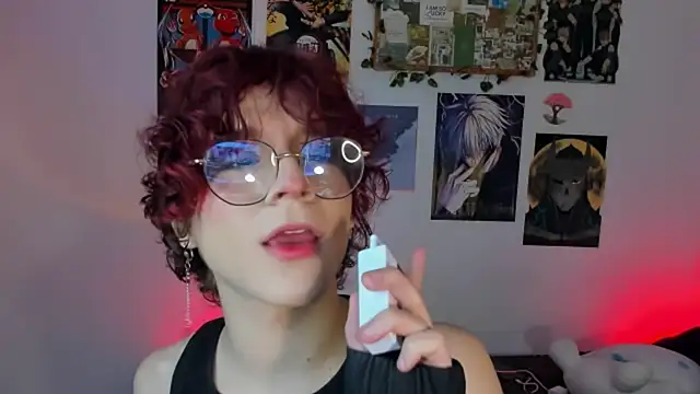 Snapshot of Max_lover1 chatting on November 27, 2:02 am Max lover1 online show from November 27, 2:02 am