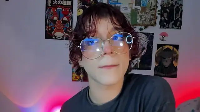 Snapshot of Max_lover1 chatting on December 20, 1:45 am Max lover1 online show from December 20, 1:45 am