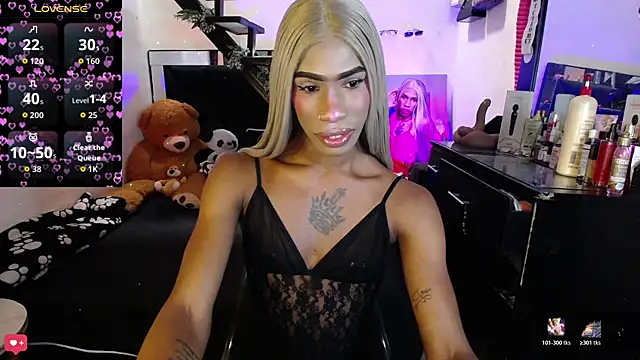 Kendall Gil online show from April 25, 4:37 pm