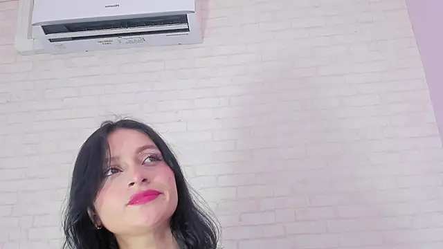 Snapshot of Tiffany_mendez chatting on March 3, 12:05 pm Tiffany mendez online show from March 3, 12:05 pm