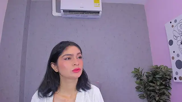 Snapshot of Tiffany_mendez chatting on May 6, 12:10 pm Tiffany mendez online show from May 6, 12:10 pm