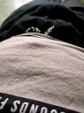 Snapshot of karthick25 chatting on October 20, 6:25 am karthick25 online show from October 20, 6:25 am