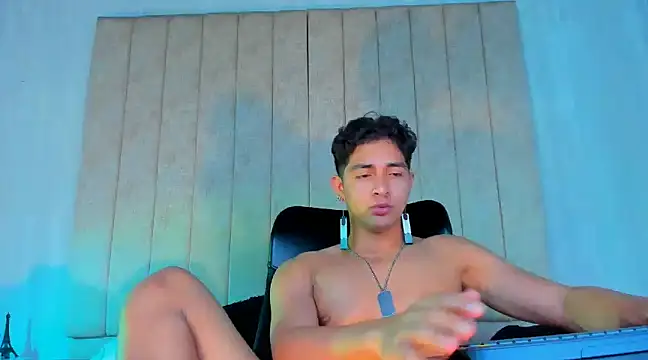 Snapshot of Muichiro_tokito1 chatting on January 16, 3:45 am Muichiro tokito1 online show from January 16, 3:45 am