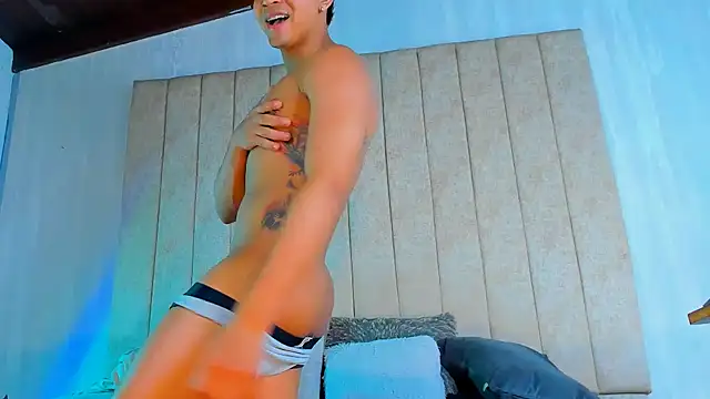 Snapshot of Muichiro_tokito1 chatting on January 28, 7:32 am Muichiro tokito1 online show from January 28, 7:32 am