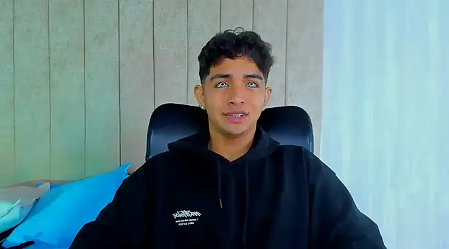 Snapshot of Muichiro_tokito1 chatting on February 13, 4:00 am Muichiro tokito1 online show from February 13, 4:00 am