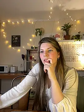 Snapshot of Annie_aww chatting on March 8, 11:18 pm Annie aww online show from March 8, 11:18 pm