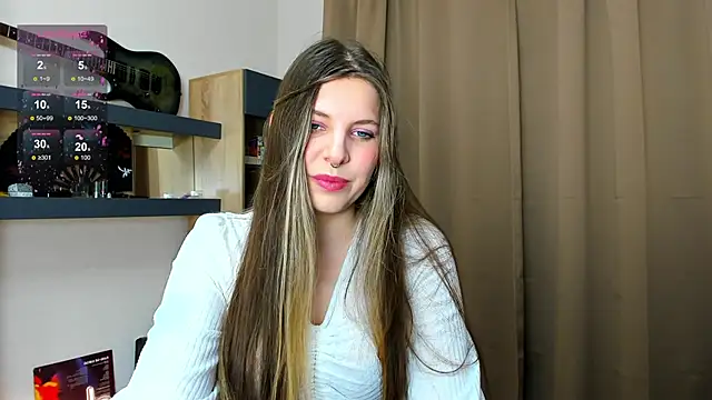 Snapshot of Annie_aww chatting on December 18, 8:15 pm Annie aww online show from December 18, 8:15 pm