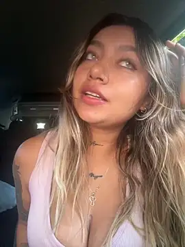 amanda-medrano1 online show from December 15, 2:21 pm