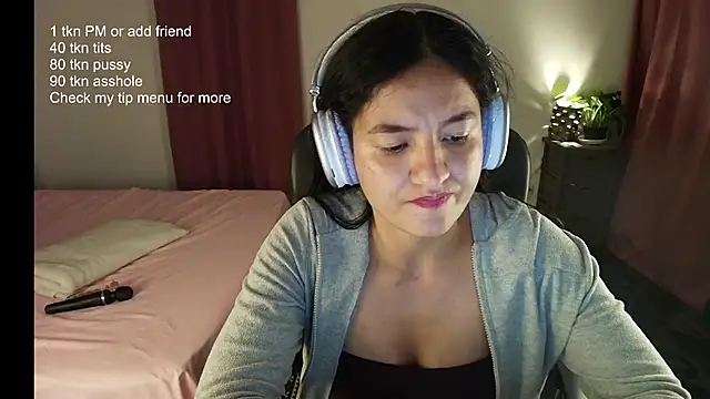 ChloeSanchezx online show from February 19, 12:06 am