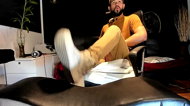 alessandro wye online show from November 2, 3:09 am