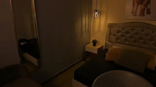 escarleth   online show from November 20, 12:16 pm