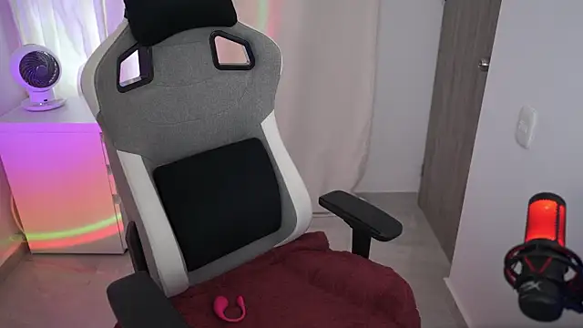 anyacutex online show from December 4, 8:39 pm