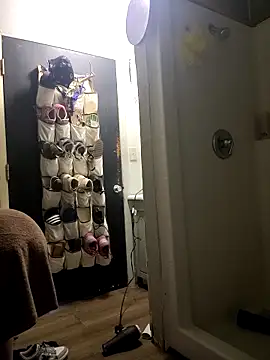 lilbishmiss online show from March 2, 7:15 am