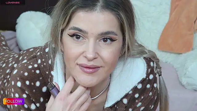 Sarah-Hart online show from December 23, 10:32 am