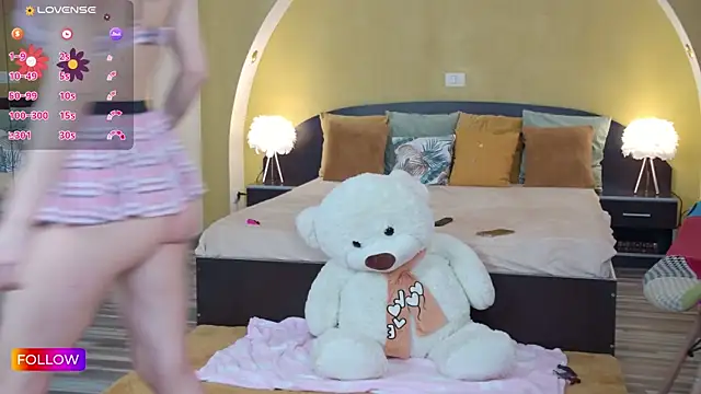 Sarah-Hart online show from January 17, 1:03 pm