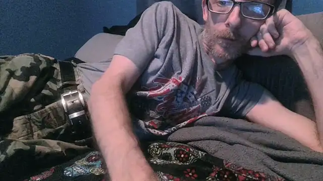 Snapshot of MysteriousFire23 chatting on December 18, 1:00 am MysteriousFire23 online show from December 18, 1:00 am