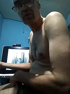 Snapshot of hugosafado333 chatting on January 13, 3:01 am hugosafado333 online show from January 13, 3:01 am