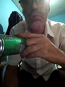 Snapshot of hugosafado333 chatting on March 8, 2:34 am hugosafado333 online show from March 8, 2:34 am