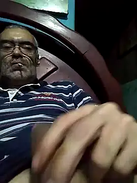 Snapshot of hugosafado333 chatting on March 10, 6:49 am hugosafado333 online show from March 10, 6:49 am