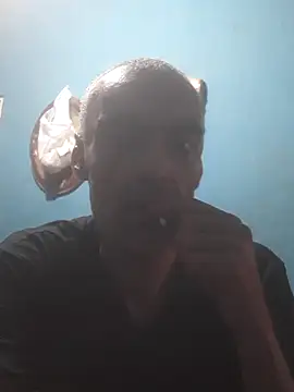 Snapshot of hugosafado333 chatting on October 16, 5:30 am hugosafado333 online show from October 16, 5:30 am