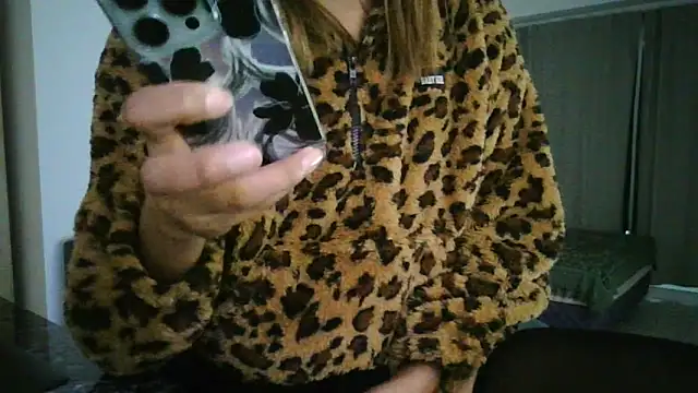 Snapshot of Yerucita chatting on June 16, 3:53 am Yerucita online show from June 16, 3:53 am