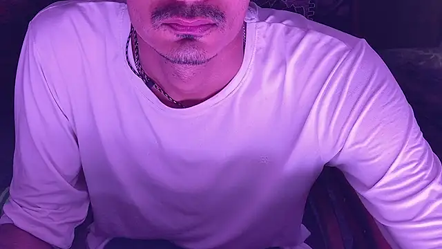 Snapshot of Habibi_big_b chatting on May 22, 2:40 am Habibi big b online show from May 22, 2:40 am