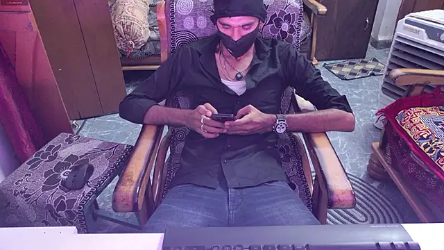 Snapshot of Habibi_big_b chatting on June 23, 6:50 pm Habibi big b online show from June 23, 6:50 pm
