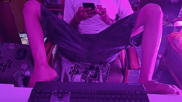 Snapshot of Habibi_big_b chatting on July 17, 7:26 am Habibi big b online show from July 17, 7:26 am