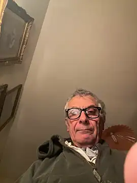 Snapshot of 4n4l1zz4m1 chatting on January 13, 6:57 pm 4n4l1zz4m1 online show from January 13, 6:57 pm